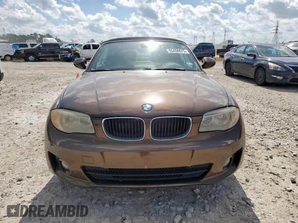 ✅ 2012 BMW 1 Series 128i • VIN: WBAUL7C58CVM83122 • Lot: 65450675. Wystawiony na Copart z przebiegiem 102 654 mil. Bezpłatny archiwum sprzedaży aukcyjnych z USA i szczegółowy raport historii pojazdu na DreamBid. Zdjęcie 5.