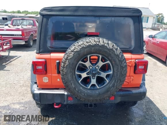 ✅ 2018 Jeep Wrangler Unlimited Rubicon • VIN: 1C4HJXFG8JW170506 • Lot: 42833455. Listed on IAAI with 120,370 mi. Free auction sales archive from the USA and detailed vehicle history report at DreamBid. Image 17.