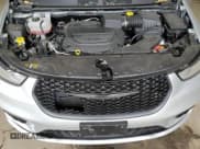 ✅ 2024 Chrysler Pacifica Touring L • VIN: 2C4RC3BG6RR153981 • Lot: 58708615. Wystawiony na Copart z przebiegiem 12 875 mil. Bezpłatny archiwum sprzedaży aukcyjnych z USA i szczegółowy raport historii pojazdu na DreamBid. Zdjęcie 12.