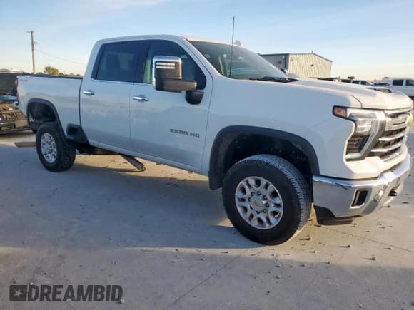 ✅ 2024 Chevrolet Silverado 2500HD LTZ • VIN: 2GC4YPE70R1142911 • Лот: 90225175. Опубликован ранее на Copart с пробегом 73 681 миль. Бесплатный доступ к архиву аукционных продаж из США и подробный отчёт об истории автомобиля на DreamBid. Изображение 4.