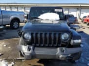 ✅ 2020 Jeep Wrangler Unlimited Sahara Altitude • VIN: 1C4HJXEG2LW101881 • Lot: 41853615. Wystawiony na Copart z przebiegiem 68 321 mil. Bezpłatny archiwum sprzedaży aukcyjnych z USA i szczegółowy raport historii pojazdu na DreamBid. Zdjęcie 5.