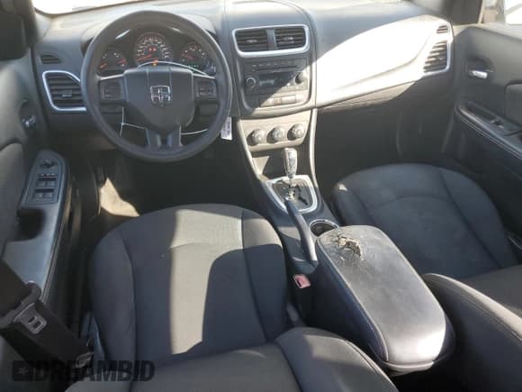 ✅ 2014 Dodge Avenger SE • VIN: 1C3CDZAB5EN216186 • Lot: 82127834. Wystawiony na Copart z przebiegiem 132 847 mil. Bezpłatny archiwum sprzedaży aukcyjnych z USA i szczegółowy raport historii pojazdu na DreamBid. Zdjęcie 8.