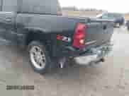 2006 Chevrolet Silverado 1500 LT1 с VIN 2GCEK13Z261356091, выставлен на аукционе IAAI как лот 41734558 с пробегом 247 209 миль миль и . История ставок и продаж доступна на DreamBid. Изображение 17.