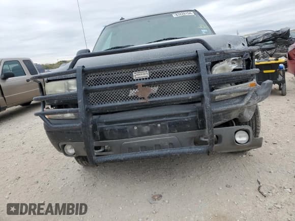 ✅ 2003 Chevrolet Suburban Z71 • VIN: 3GNFK16Z23G262321 • Лот: 83220154. Опубликован ранее на Copart с пробегом Не указан. Бесплатный доступ к архиву аукционных продаж из США и подробный отчёт об истории автомобиля на DreamBid. Изображение 5.