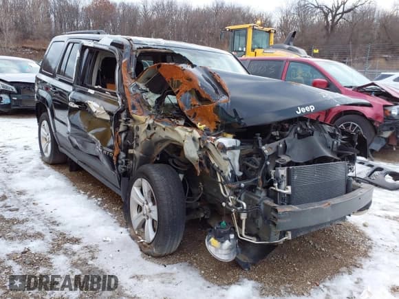 ✅ 2017 Jeep Patriot High Altitude • VIN: 1C4NJPFA1HD145466 • Лот: 40928461. Опубликован ранее на IAAI с пробегом 72 170 миль. Бесплатный доступ к архиву аукционных продаж из США и подробный отчёт об истории автомобиля на DreamBid. Изображение 1.