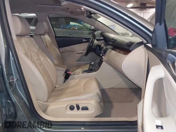 ✅ 2007 Volkswagen Passat 2.0T • VIN: WVWEK73C67P020818 • Lot: 41476212. Listed on IAAI with 187,490 mi. Free auction sales archive from the USA and detailed vehicle history report at DreamBid. Image 5.