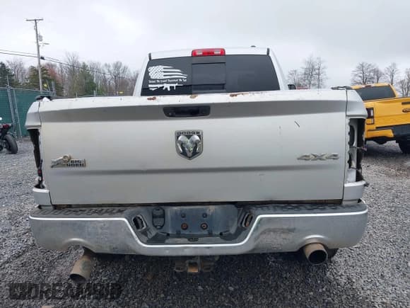 ✅ 2010 Dodge 1500 Laramie • VIN: 1D7RV1GT9AS232915 • Lot: 41963752. Listed on IAAI with Not provided. Free auction sales archive from the USA and detailed vehicle history report at DreamBid. Image 16.