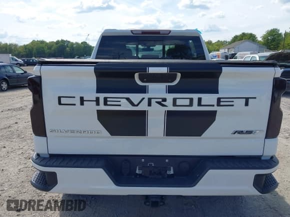 ✅ 2019 Chevrolet Silverado 1500 RST • VIN: 3GCUYEED2KG145848 • Лот: 43213065. Опубликован ранее на IAAI с пробегом 140 923 миль. Бесплатный доступ к архиву аукционных продаж из США и подробный отчёт об истории автомобиля на DreamBid. Изображение 16.