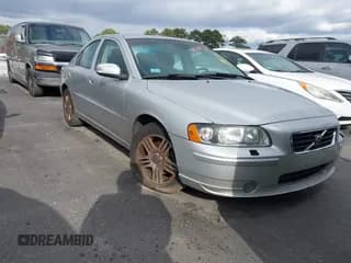 ✅ 2008 Volvo S60 2.5T • VIN: YV1RS592982697844 • Lot: 43647375. Wystawiony na IAAI z przebiegiem 152 604 mil. Bezpłatny archiwum sprzedaży aukcyjnych z USA i szczegółowy raport historii pojazdu na DreamBid. Zdjęcie 1.