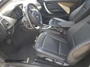 ✅ 2013 BMW 1 Series 128i • VIN: WBAUP7C5XDVP24779 • Лот: 66697595. Опубликован ранее на Copart с пробегом 152 954 миль. Бесплатный доступ к архиву аукционных продаж из США и подробный отчёт об истории автомобиля на DreamBid. Изображение 7.