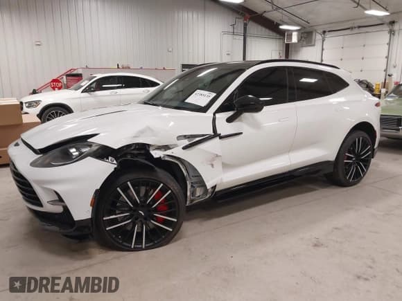 ✅ 2023 Aston Martin DBX 707 • VIN: SD7VUJBW3PTV06366 • Лот: 42385135. Опубликован ранее на IAAI с пробегом 5 044 миль. Бесплатный доступ к архиву аукционных продаж из США и подробный отчёт об истории автомобиля на DreamBid. Изображение 2.