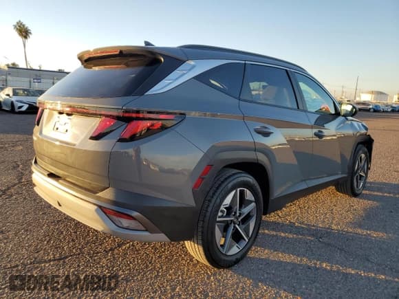 ✅ 2025 Hyundai Tucson SEL • VIN: 5NMJB3DE0SH465757 • Лот: 92328315. Опубликован ранее на Copart с пробегом 20 716 миль. Бесплатный доступ к архиву аукционных продаж из США и подробный отчёт об истории автомобиля на DreamBid. Изображение 3.