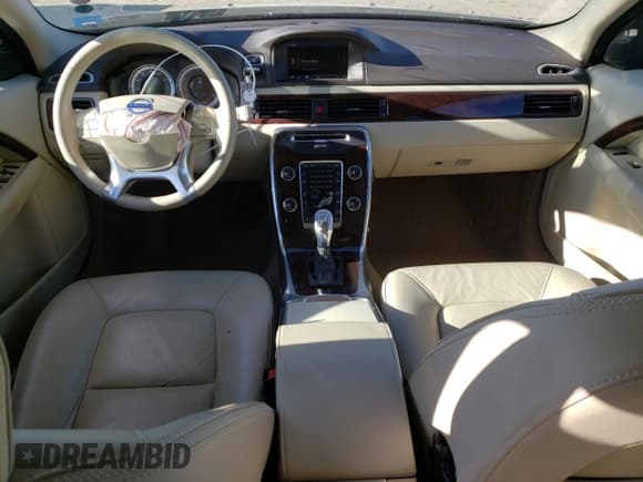 ✅ 2013 Volvo XC70 3.2L • VIN: YV4952BZ3D1152240 • Lot: 80683303. Listed on Copart with 64,751 mi. Free auction sales archive from the USA and detailed vehicle history report at DreamBid. Image 8.