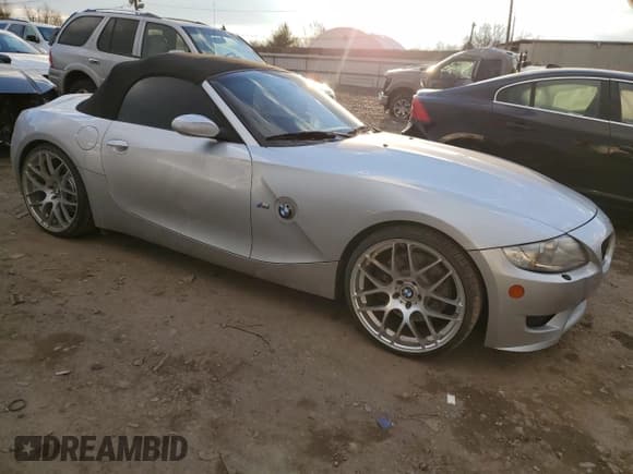 ✅ 2007 BMW Z4 M • VIN: 5UMBT93577LY53284 • Лот: 89410795. Опубликован ранее на Copart с пробегом 82 105 миль. Бесплатный доступ к архиву аукционных продаж из США и подробный отчёт об истории автомобиля на DreamBid. Изображение 4.