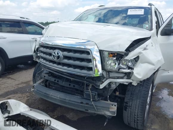 ✅ 2016 Toyota Sequoia Platinum • VIN: 5TDYY5G11GS062229 • Lot: 42166259. Wystawiony na IAAI z przebiegiem 181 872 mil. Bezpłatny archiwum sprzedaży aukcyjnych z USA i szczegółowy raport historii pojazdu na DreamBid. Zdjęcie 10.