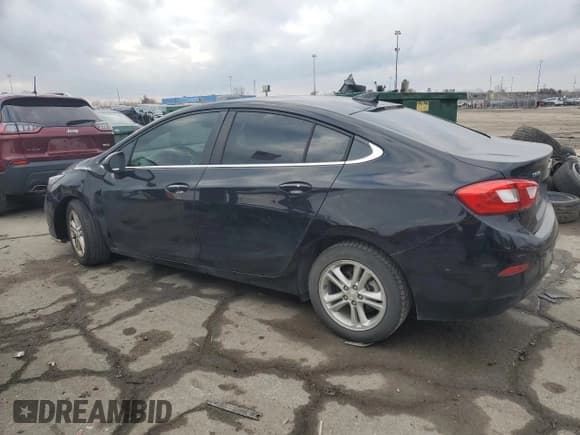 ✅ 2018 Chevrolet Cruze LT • VIN: 1G1BE5SM8J7158322 • Lot: 90976555. Wystawiony na Copart z przebiegiem 112 102 mil. Bezpłatny archiwum sprzedaży aukcyjnych z USA i szczegółowy raport historii pojazdu na DreamBid. Zdjęcie 2.