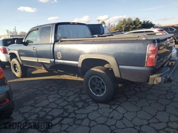 ✅ 2005 Chevrolet Silverado 1500 LS • VIN: 1GCEK19T75E176749 • Лот: 82096484. Опубликован ранее на Copart с пробегом 208 963 миль. Бесплатный доступ к архиву аукционных продаж из США и подробный отчёт об истории автомобиля на DreamBid. Изображение 2.