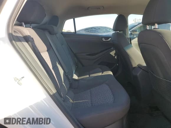 ✅ 2018 Hyundai Ioniq Blue • VIN: KMHC65LC8JU101744 • Lot: 82600814. Wystawiony na Copart z przebiegiem 120 744 mil. Bezpłatny archiwum sprzedaży aukcyjnych z USA i szczegółowy raport historii pojazdu na DreamBid. Zdjęcie 10.