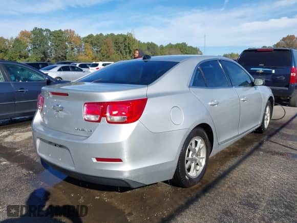 2014 Chevrolet Malibu LS with VIN 1G11A5SLXEF136154, listed as a IAAI auction lot 43455734 with 276,060 mi miles and . Bid and sale history available at DreamBid. Image 4.