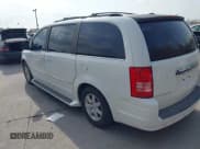 ✅ 2010 Chrysler Town & Country Touring • VIN: 2A4RR5D14AR133746 • Лот: 43756703. Опубликован ранее на IAAI с пробегом 221 819 миль. Бесплатный доступ к архиву аукционных продаж из США и подробный отчёт об истории автомобиля на DreamBid. Изображение 3.