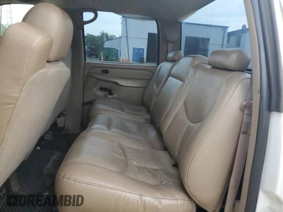 ✅ 2007 Chevrolet Silverado 2500HD LS • VIN: 1GCHC23U37F198200 • Lot: 81631835. Wystawiony na Copart z przebiegiem Nie podano. Bezpłatny archiwum sprzedaży aukcyjnych z USA i szczegółowy raport historii pojazdu na DreamBid. Zdjęcie 10.