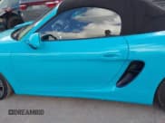 ✅ 2016 Porsche Boxster • VIN: WP0CA2A80GS120874 • Lot: 42992133. Wystawiony na IAAI z przebiegiem 70 166 mil. Bezpłatny archiwum sprzedaży aukcyjnych z USA i szczegółowy raport historii pojazdu na DreamBid. Zdjęcie 15.