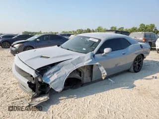 ✅ 2021 Dodge Challenger SXT • VIN: 2C3CDZAG6MH631164 • Lot: 81443515. Wystawiony na Copart z przebiegiem 90 446 mil. Bezpłatny archiwum sprzedaży aukcyjnych z USA i szczegółowy raport historii pojazdu na DreamBid. Zdjęcie 1.
