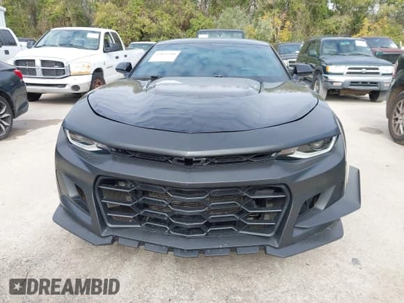 ✅ 2018 Chevrolet Camaro 2SS • VIN: 1G1FH1R72J0191441 • Lot: 43821180. Wystawiony na IAAI z przebiegiem 85 853 mil. Bezpłatny archiwum sprzedaży aukcyjnych z USA i szczegółowy raport historii pojazdu na DreamBid. Zdjęcie 12.