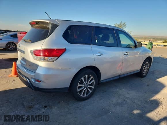 ✅ 2014 Nissan Pathfinder S • VIN: 5N1AR2MM8EC612631 • Lot: 82292885. Listed on Copart with 167,345 mi. Free auction sales archive from the USA and detailed vehicle history report at DreamBid. Image 4.