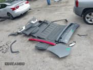 ✅ 2022 Rivian R1T Launch Edition • VIN: 7FCTGAAL9NN004060 • Lot: 41637884. Wystawiony na IAAI z przebiegiem 40 268 mil. Bezpłatny archiwum sprzedaży aukcyjnych z USA i szczegółowy raport historii pojazdu na DreamBid. Zdjęcie 12.