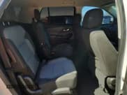 ✅ 2018 Chevrolet Traverse LT Cloth • VIN: 1GNERGKW5JJ191472 • Lot: 82128095. Wystawiony na Copart z przebiegiem 130 797 mil. Bezpłatny archiwum sprzedaży aukcyjnych z USA i szczegółowy raport historii pojazdu na DreamBid. Zdjęcie 11.