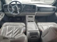 ✅ 2001 Chevrolet Suburban LT • VIN: 3GNFK16T71G165804 • Лот: 51233275. Опубликован ранее на Copart с пробегом Не указан. Бесплатный доступ к архиву аукционных продаж из США и подробный отчёт об истории автомобиля на DreamBid. Изображение 8.