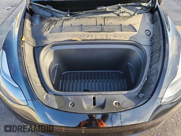 ✅ 2023 Tesla Model Y Performance • VIN: 7SAYGDEF0PF587513 • Lot: 87410865. Wystawiony na Copart z przebiegiem 47 429 mil. Bezpłatny archiwum sprzedaży aukcyjnych z USA i szczegółowy raport historii pojazdu na DreamBid. Zdjęcie 12.