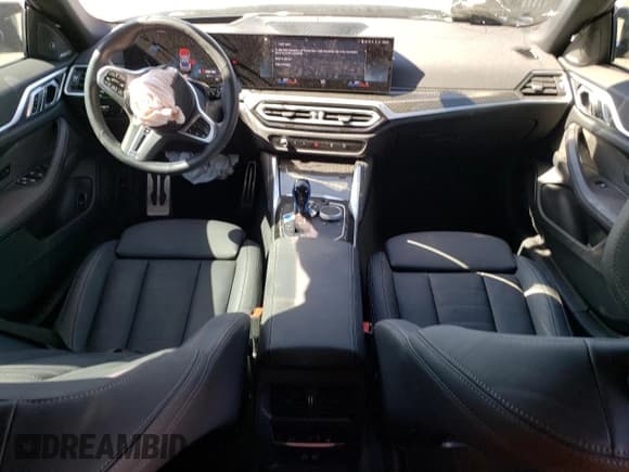 ✅ 2023 BMW i4 M50 • VIN: WBY33AW08PFP38927 • Lot: 60039523. Wystawiony na Copart z przebiegiem 4 442 mil. Bezpłatny archiwum sprzedaży aukcyjnych z USA i szczegółowy raport historii pojazdu na DreamBid. Zdjęcie 8.