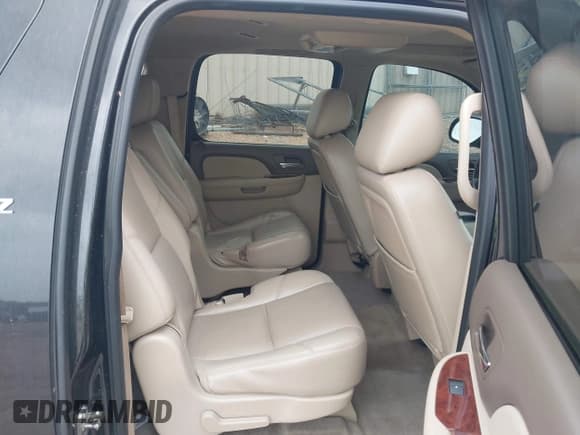 ✅ 2012 Chevrolet Suburban LTZ • VIN: 1GNSKKE75CR218043 • Lot: 42118487. Listed on IAAI with 177,094 mi. Free auction sales archive from the USA and detailed vehicle history report at DreamBid. Image 8.