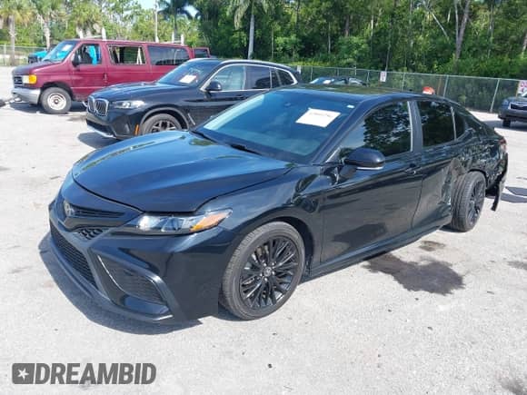 2022 Toyota Camry SE z VIN 4T1T11AK0NU044270, wystawiony jako IAAI lot #42805286 z przebiegiem 49 468 mil mil oraz . Historia ofert i sprzedaży dostępna na DreamBid. Obrazek 17.