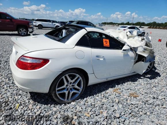✅ 2014 Mercedes-Benz SLK 250 • VIN: WDDPK4HAXEF080141 • Lot: 60425165. Wystawiony na Copart z przebiegiem Nie podano. Bezpłatny archiwum sprzedaży aukcyjnych z USA i szczegółowy raport historii pojazdu na DreamBid. Zdjęcie 3.