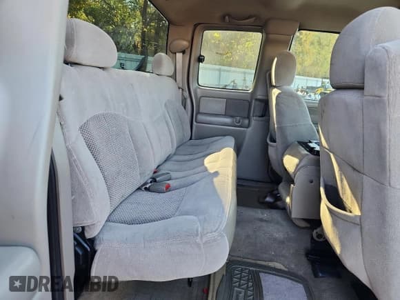 ✅ 2002 Chevrolet Silverado 1500 LS • VIN: 2GCEC19T121421555 • Lot: 90472195. Listed on Copart with 304,847 mi. Free auction sales archive from the USA and detailed vehicle history report at DreamBid. Image 10.