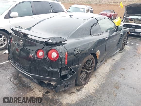 ✅ 2017 Nissan GT-R Premium • VIN: JN1AR5EFXHM820257 • Лот: 41367391. Опубликован ранее на IAAI с пробегом Не указан. Бесплатный доступ к архиву аукционных продаж из США и подробный отчёт об истории автомобиля на DreamBid. Изображение 4.