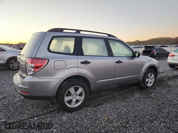 ✅ 2011 Subaru Forester X • VIN: JF2SHABC7BH717791 • Лот: 90576595. Опубликован ранее на Copart с пробегом 147 576 миль. Бесплатный доступ к архиву аукционных продаж из США и подробный отчёт об истории автомобиля на DreamBid. Изображение 3.