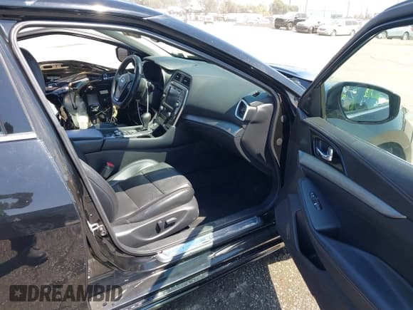 ✅ 2016 Nissan Maxima SR • VIN: 1N4AA6APXGC380558 • Лот: 42966389. Опубликован ранее на IAAI с пробегом 137 310 миль. Бесплатный доступ к архиву аукционных продаж из США и подробный отчёт об истории автомобиля на DreamBid. Изображение 5.