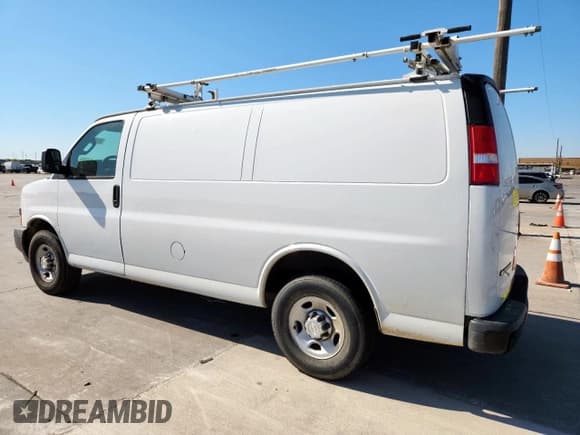 ✅ 2019 Chevrolet Express Cargo • VIN: 1GCWGAFP4K1242173 • Lot: 91474505. Wystawiony na Copart z przebiegiem 175 154 mil. Bezpłatny archiwum sprzedaży aukcyjnych z USA i szczegółowy raport historii pojazdu na DreamBid. Zdjęcie 2.