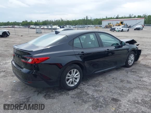 ✅ 2025 Toyota Camry LE • VIN: 4T1DAACK6SU160103 • Лот: 43236233. Опубликован ранее на IAAI с пробегом 5 326 миль. Бесплатный доступ к архиву аукционных продаж из США и подробный отчёт об истории автомобиля на DreamBid. Изображение 4.