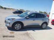 ✅ 2022 Ford Escape S • VIN: 1FMCU0F68NUA34518 • Lot: 43272887. Wystawiony na IAAI z przebiegiem 63 021 mil. Bezpłatny archiwum sprzedaży aukcyjnych z USA i szczegółowy raport historii pojazdu na DreamBid. Zdjęcie 14.