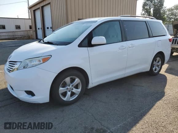 ✅ 2015 Toyota Sienna LE AAS • VIN: 5TDKK3DC6FS560071 • Lot: 59883805. Listed on Copart with 125,292 mi. Free auction sales archive from the USA and detailed vehicle history report at DreamBid. Image 1.