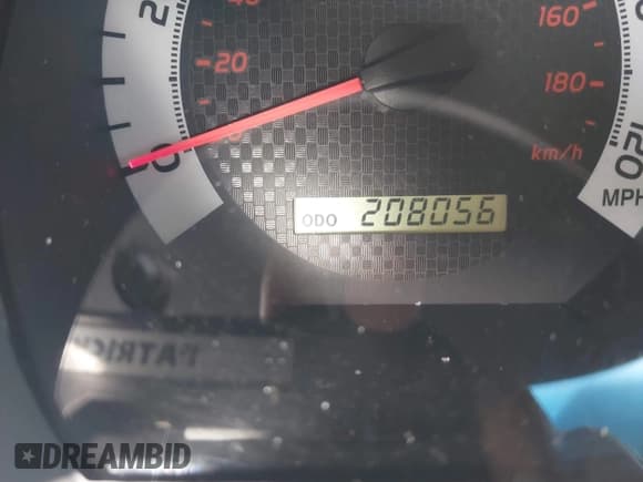 ✅ 2012 Toyota Tacoma PreRunner • VIN: 5TFJX4GN4CX012785 • Лот: 43677115. Опубликован ранее на IAAI с пробегом 208 056 миль. Бесплатный доступ к архиву аукционных продаж из США и подробный отчёт об истории автомобиля на DreamBid. Изображение 15.