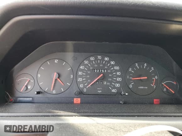 ✅ 1995 Volvo 900 • VIN: YV1JS8316S1207923 • Lot: 62229765. Wystawiony na Copart z przebiegiem 92 753 mil. Bezpłatny archiwum sprzedaży aukcyjnych z USA i szczegółowy raport historii pojazdu na DreamBid. Zdjęcie 9.