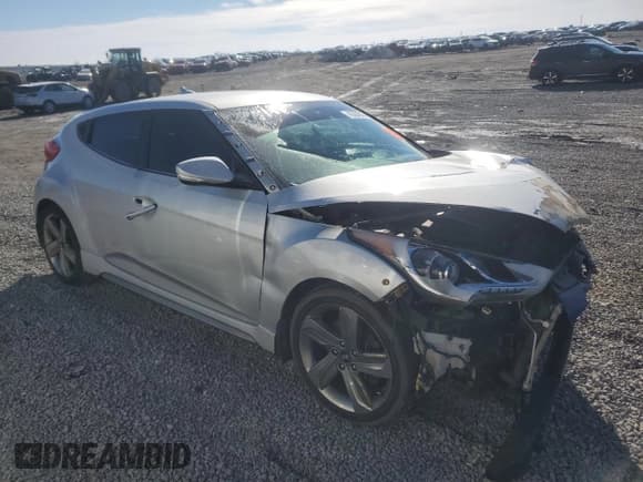 ✅ 2013 Hyundai Veloster Turbo • VIN: KMHTC6AE6DU177289 • Lot: 45384845. Wystawiony na Copart z przebiegiem Nie podano. Bezpłatny archiwum sprzedaży aukcyjnych z USA i szczegółowy raport historii pojazdu na DreamBid. Zdjęcie 4.