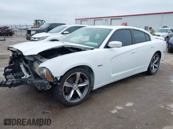 ✅ 2014 Dodge Charger RT • VIN: 2C3CDXCT7EH306894 • Lot: 43293085. Wystawiony na IAAI z przebiegiem 75 186 mil. Bezpłatny archiwum sprzedaży aukcyjnych z USA i szczegółowy raport historii pojazdu na DreamBid. Zdjęcie 18.
