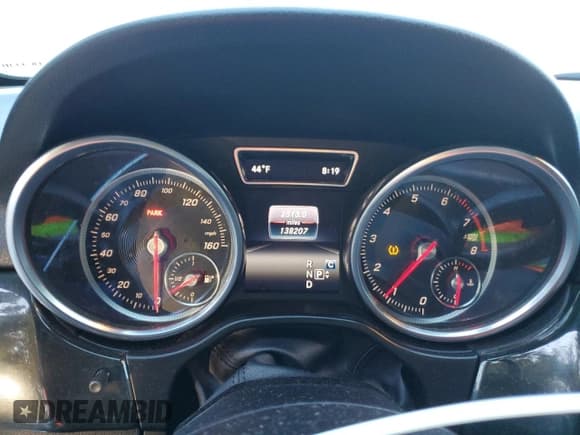 ✅ 2018 Mercedes-Benz GLE 350 • VIN: 4JGDA5HB8JB174529 • Lot: 87224575. Wystawiony na Copart z przebiegiem 138 207 mil. Bezpłatny archiwum sprzedaży aukcyjnych z USA i szczegółowy raport historii pojazdu na DreamBid. Zdjęcie 9.